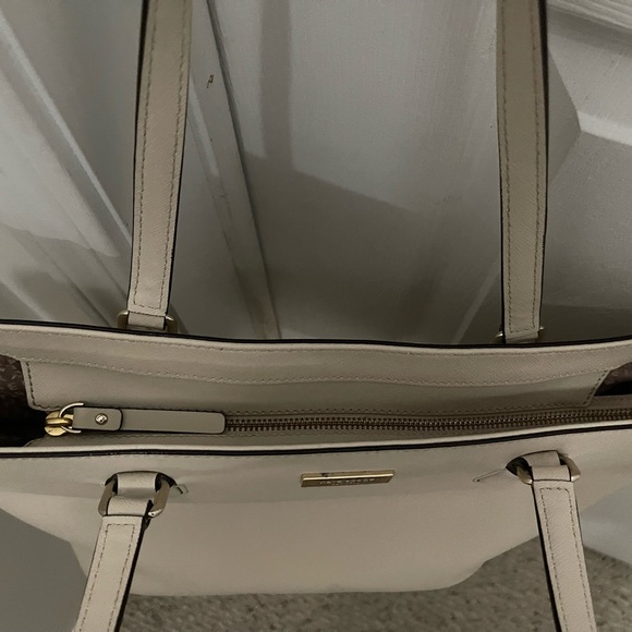 Excellent condition Kate Spade bag. - Picture 3 of 4